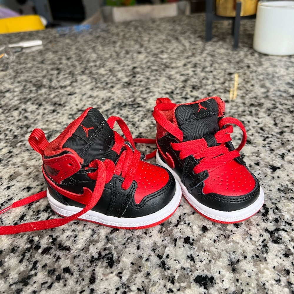 Red & black 1s (2c)